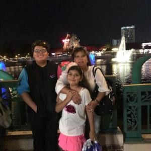 Meet your Posher, Ligia